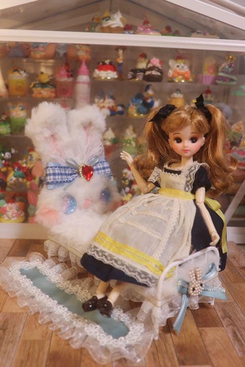 うさぎ　ドールベッド　1/12  ドールハウス　ブライス　リカちゃん　オビツ11