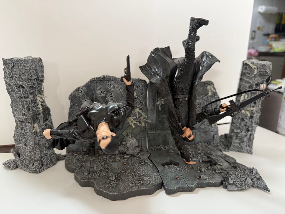 MATRIX マトリックス　フィギュア　ネオ、トリニティー　2体セット