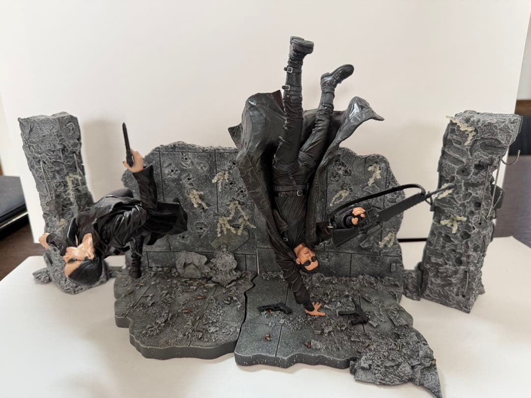 MATRIX マトリックス　フィギュア　ネオ、トリニティー　2体セット