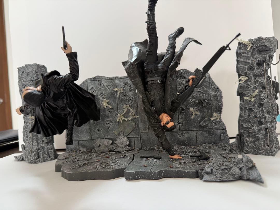 MATRIX マトリックス　フィギュア　ネオ、トリニティー　2体セット