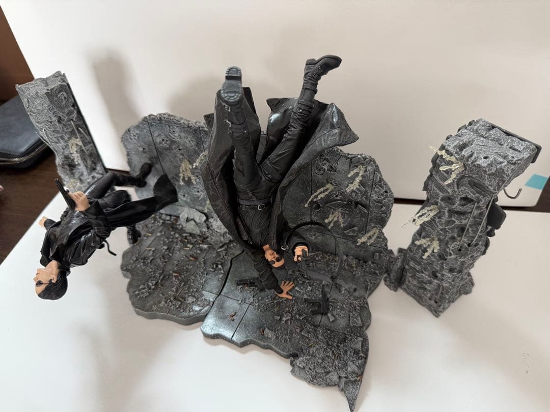 MATRIX マトリックス　フィギュア　ネオ、トリニティー　2体セット