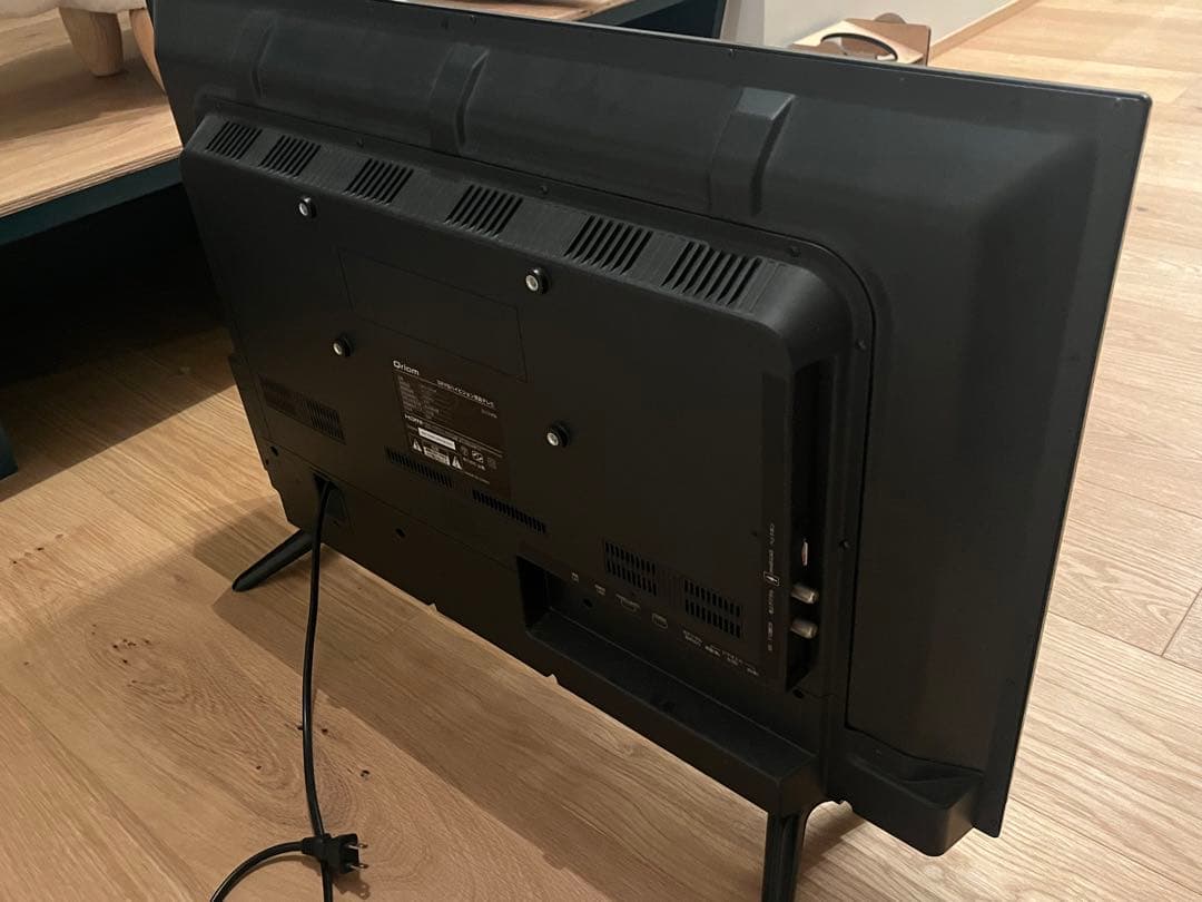 山善 32V型液晶テレビ QRS-32S2K リモコン付き