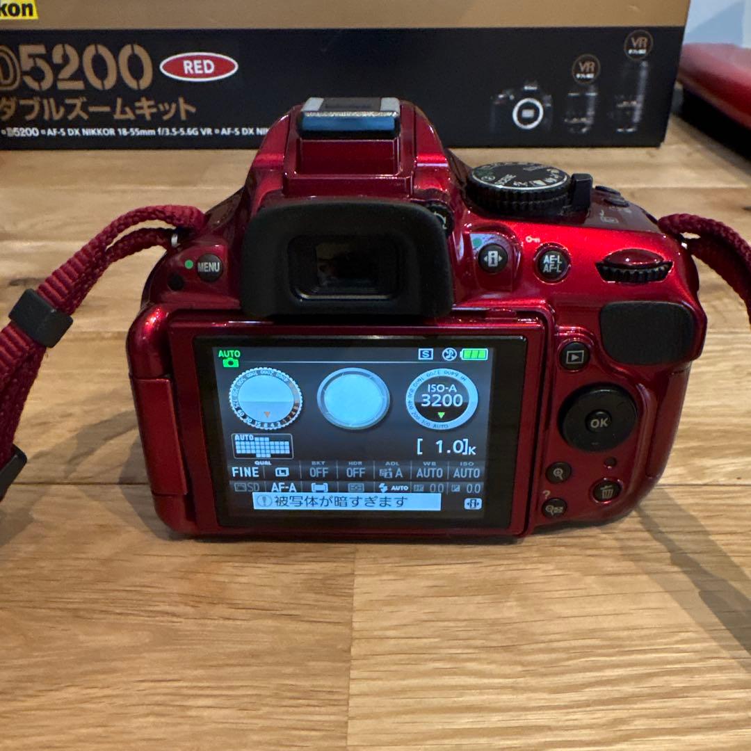 Nikon D5200 ダブルズームキット レッド