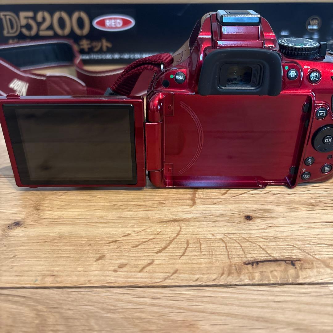 Nikon D5200 ダブルズームキット レッド