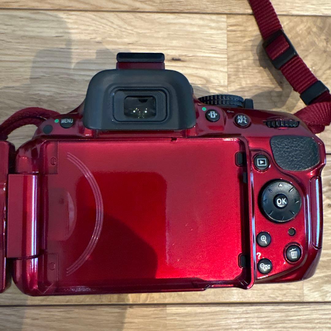 Nikon D5200 ダブルズームキット レッド