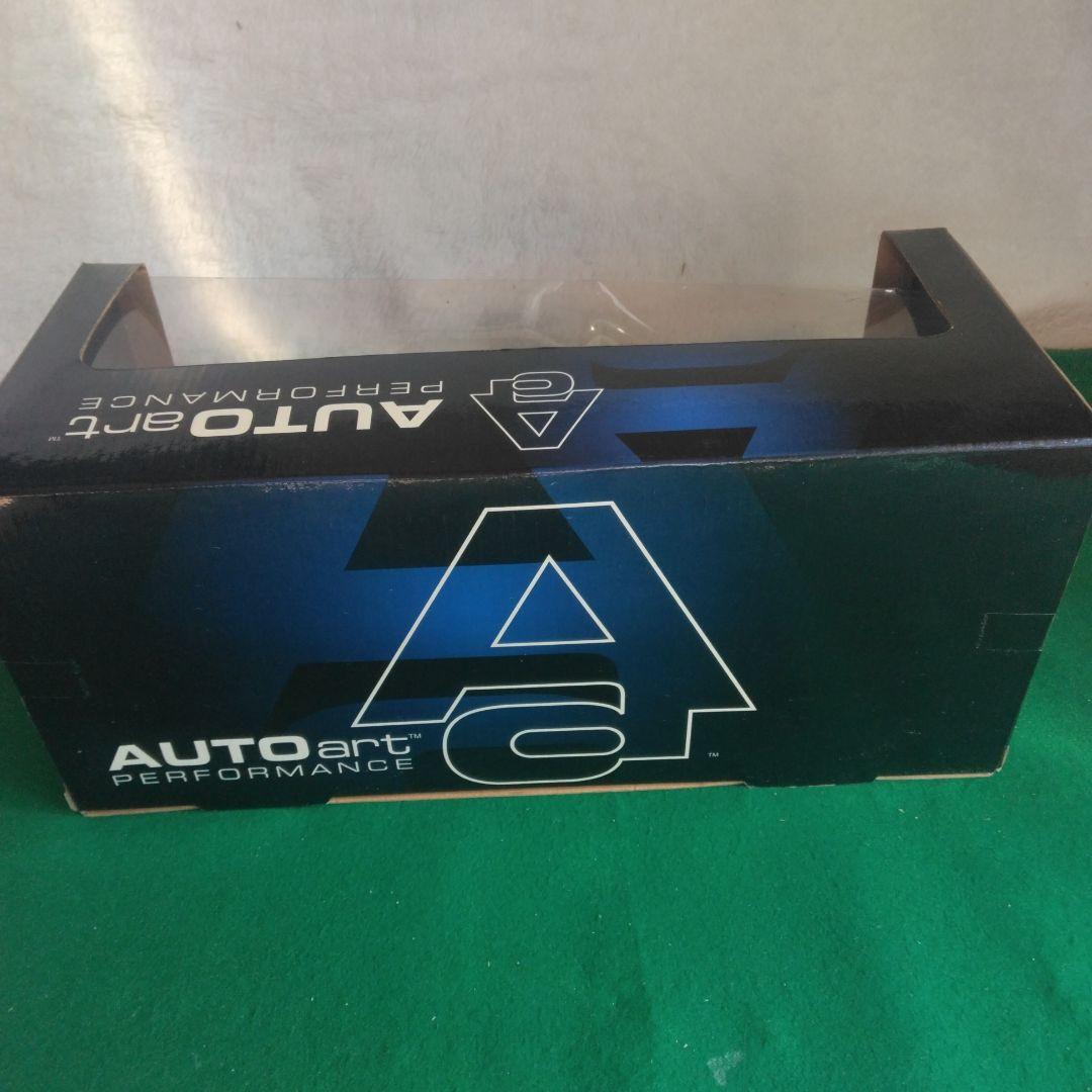 AUTOart 1/18 スケール ホワイト ミニカー　トヨタ　アルテッツァ