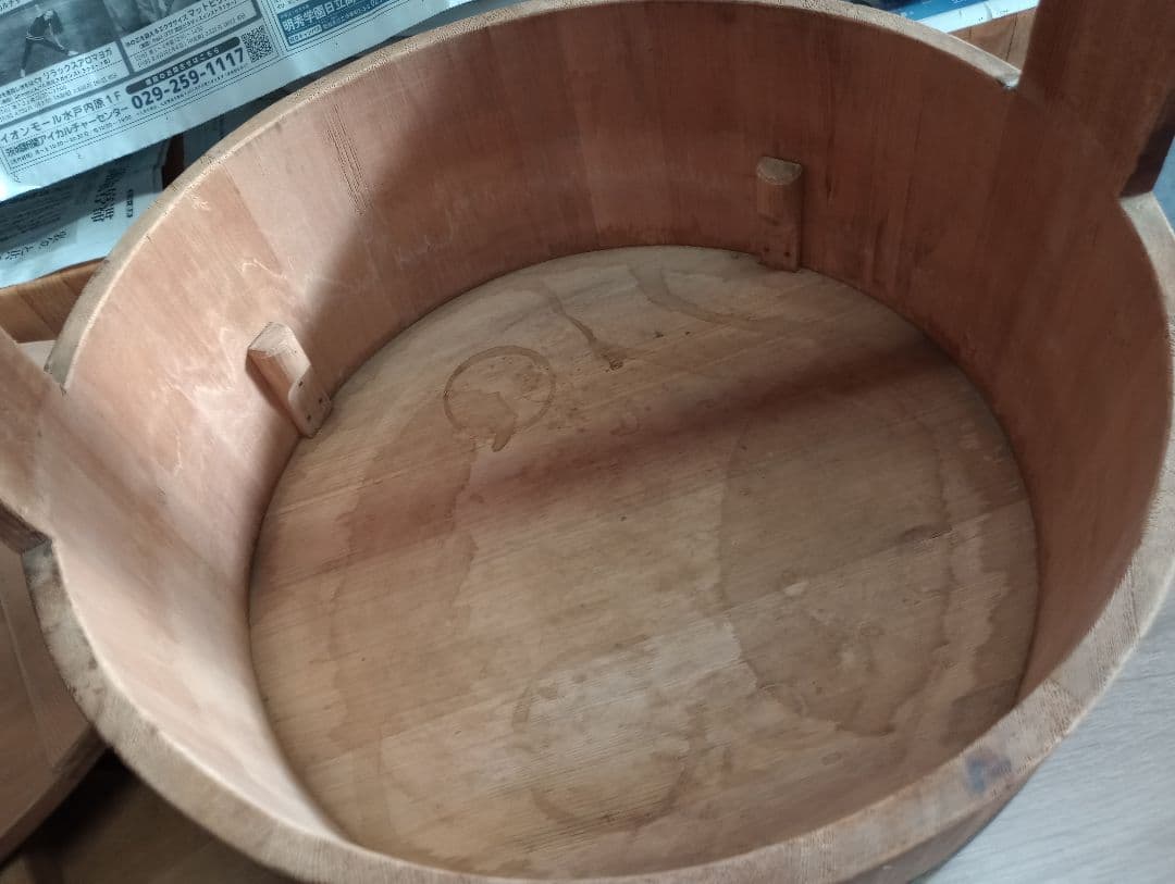 岡持　木製寿司桶　持ち手付き・仕切り付き　アンティーク