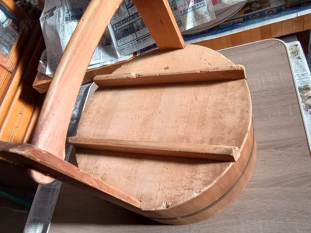 岡持　木製寿司桶　持ち手付き・仕切り付き　アンティーク