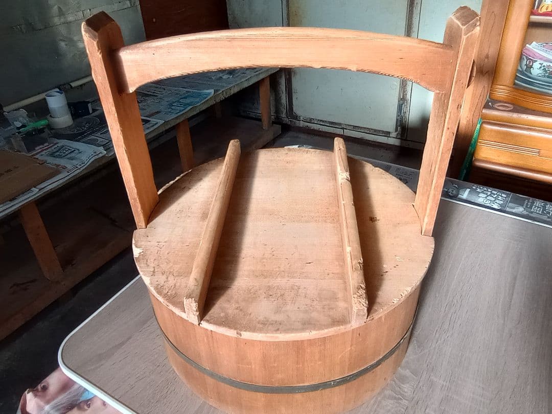 岡持　木製寿司桶　持ち手付き・仕切り付き　アンティーク