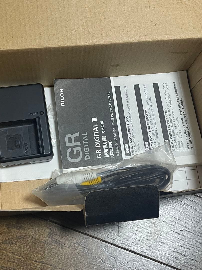美品！RICOH GR DIGITAL III コンパクトデジタルカメラ