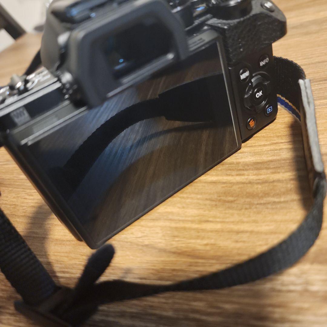 OLYMPUS OM-D E-M10 II - 良好 - デジタル一眼レフカメラ