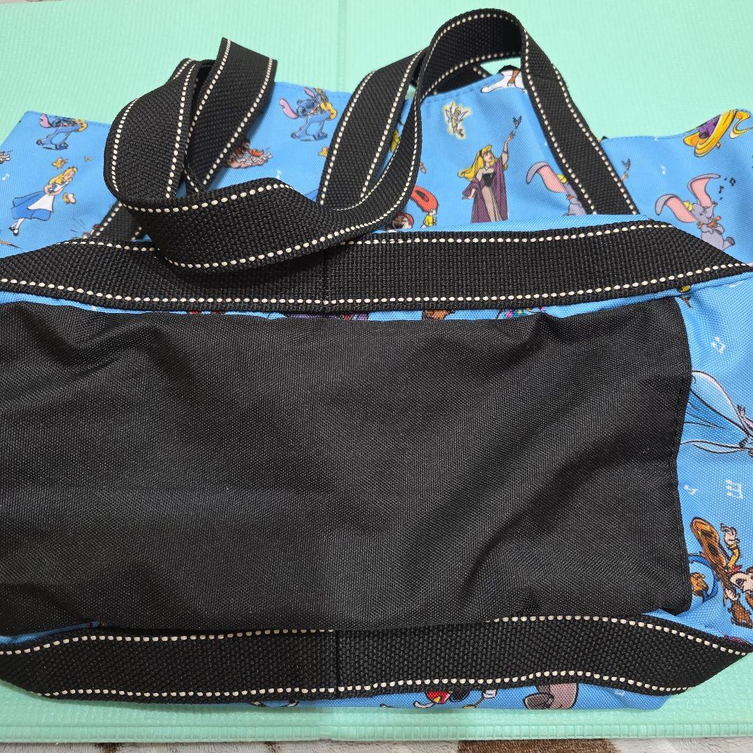 ディズニーバッグ　手提げバッグ大　縦36cm位　底板あり15cm×３0cm位