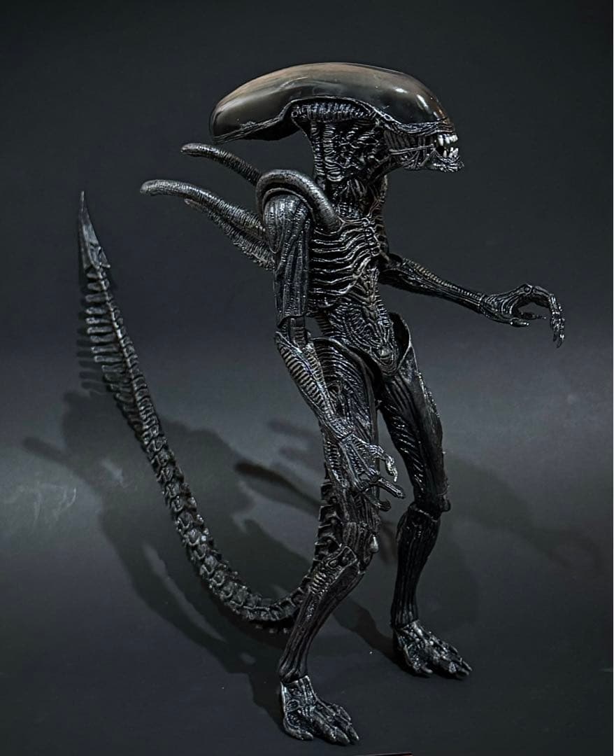 NECA 【 エイリアン 】 7インチ アクションフィギュア