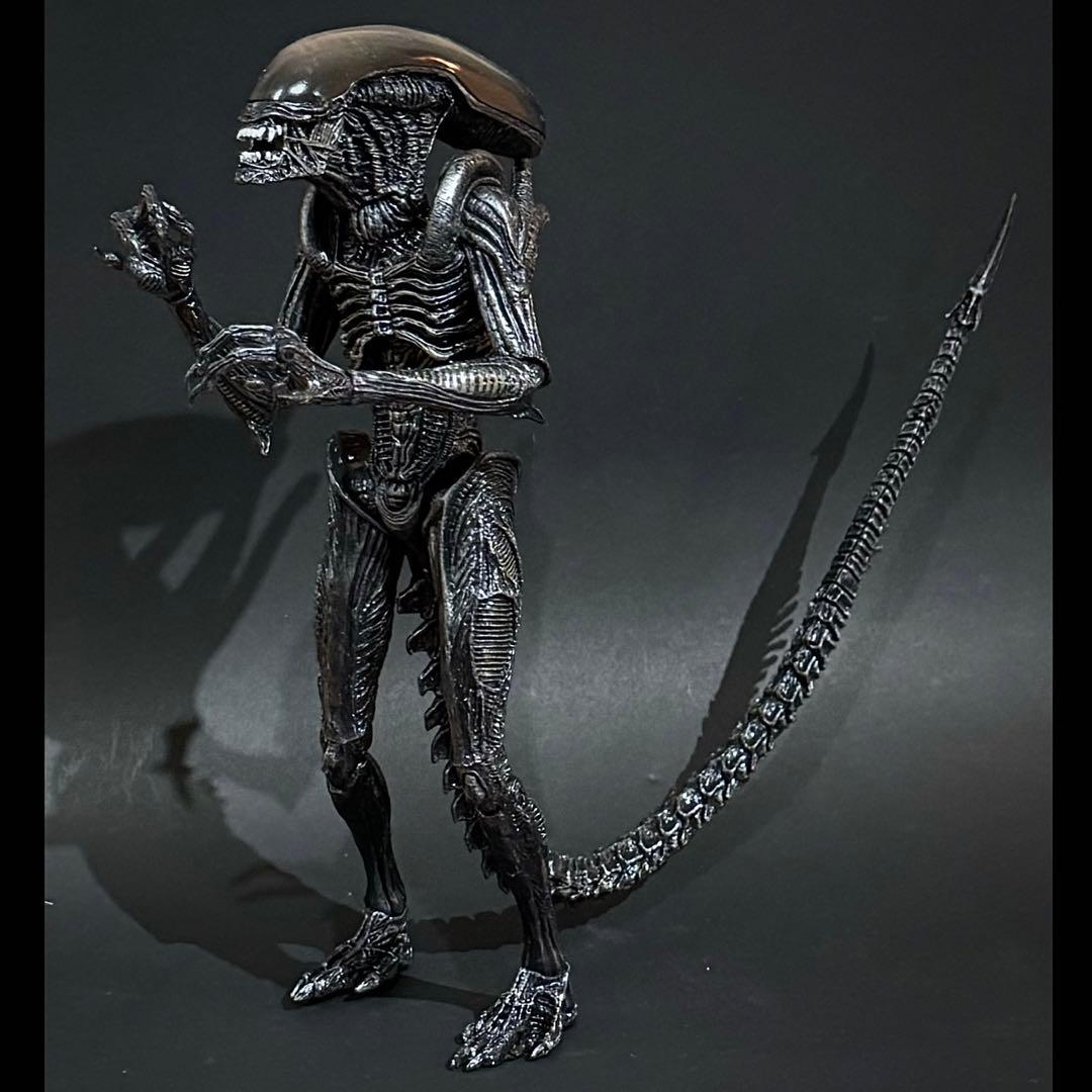 NECA 【 エイリアン 】 7インチ アクションフィギュア
