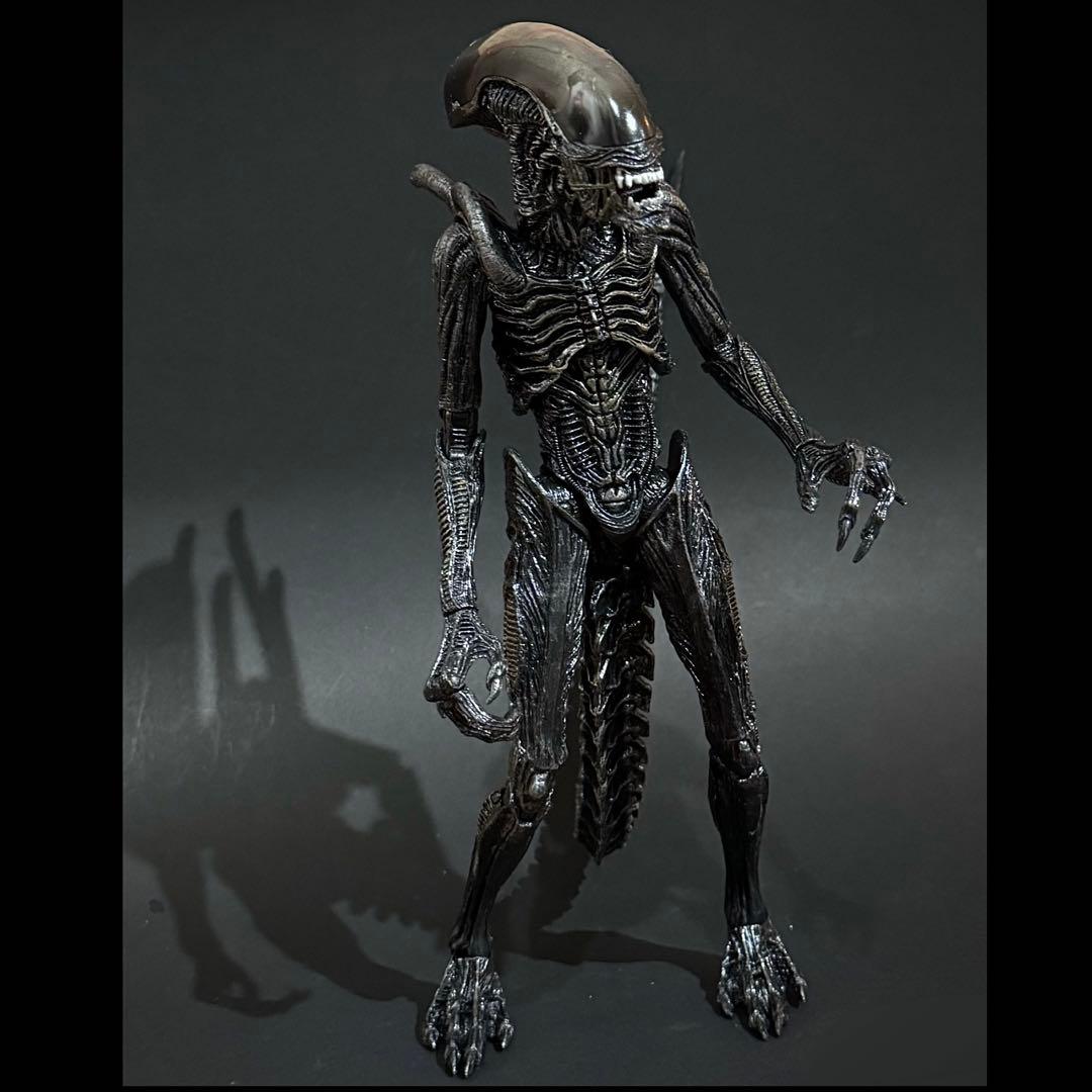 NECA 【 エイリアン 】 7インチ アクションフィギュア