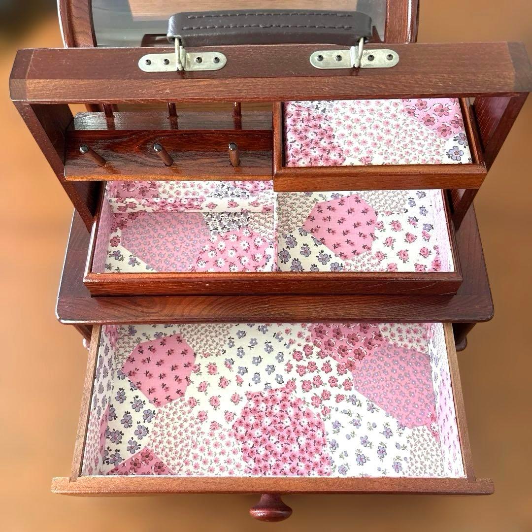 可愛い過ぎるソーイングボックス　裁縫箱　ヴィンテージ