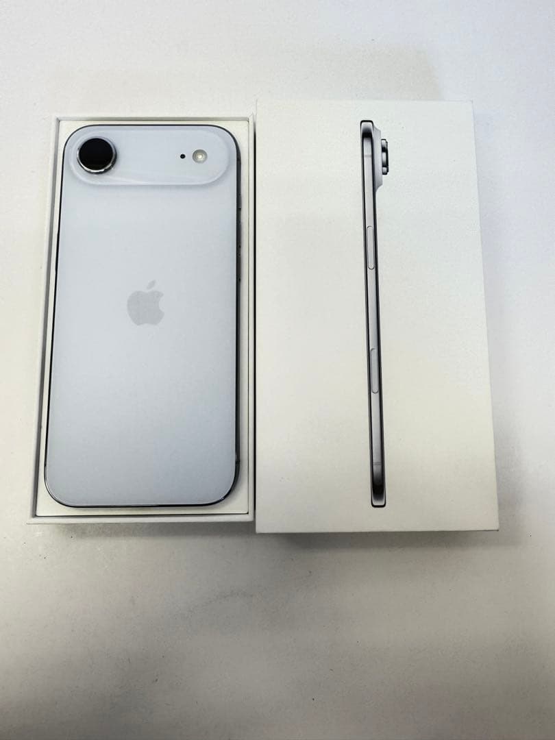 【極美品】iPhone Air 256GB スカイブルー