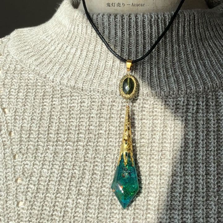 魔法使いのエメラルドの蓄光ペンデュラムネックレス★