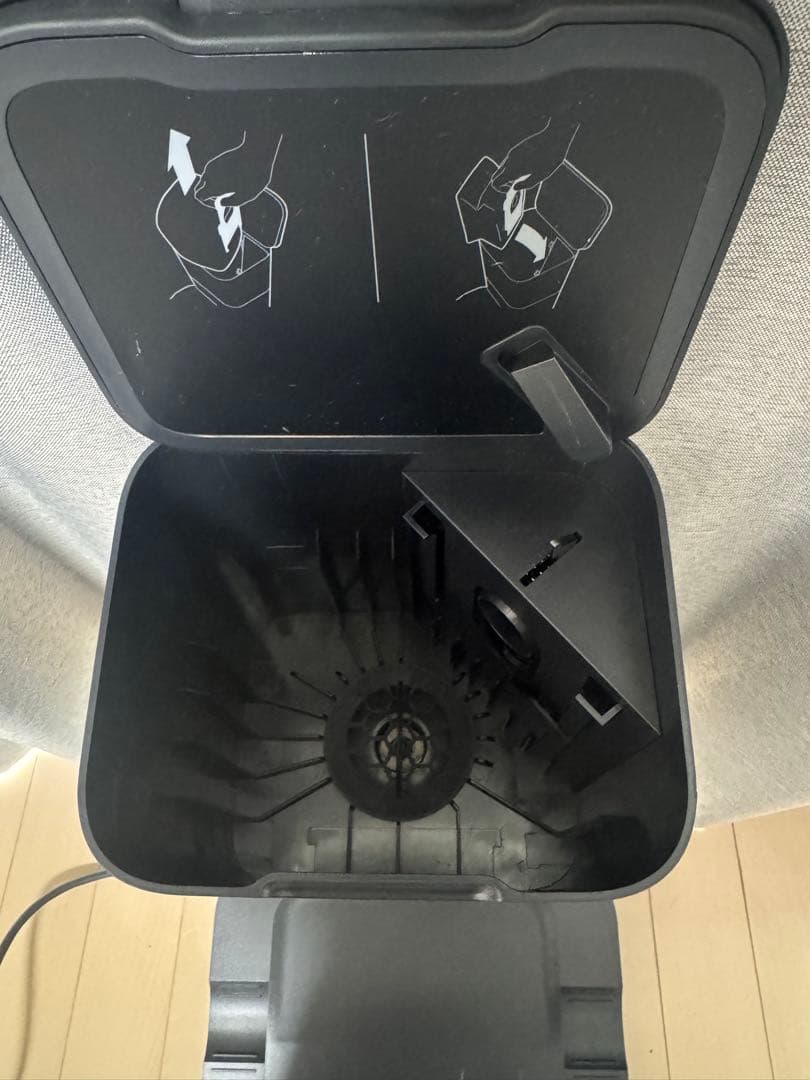 美品Roomba i7+ブラック 自動ゴミ収集機能付き