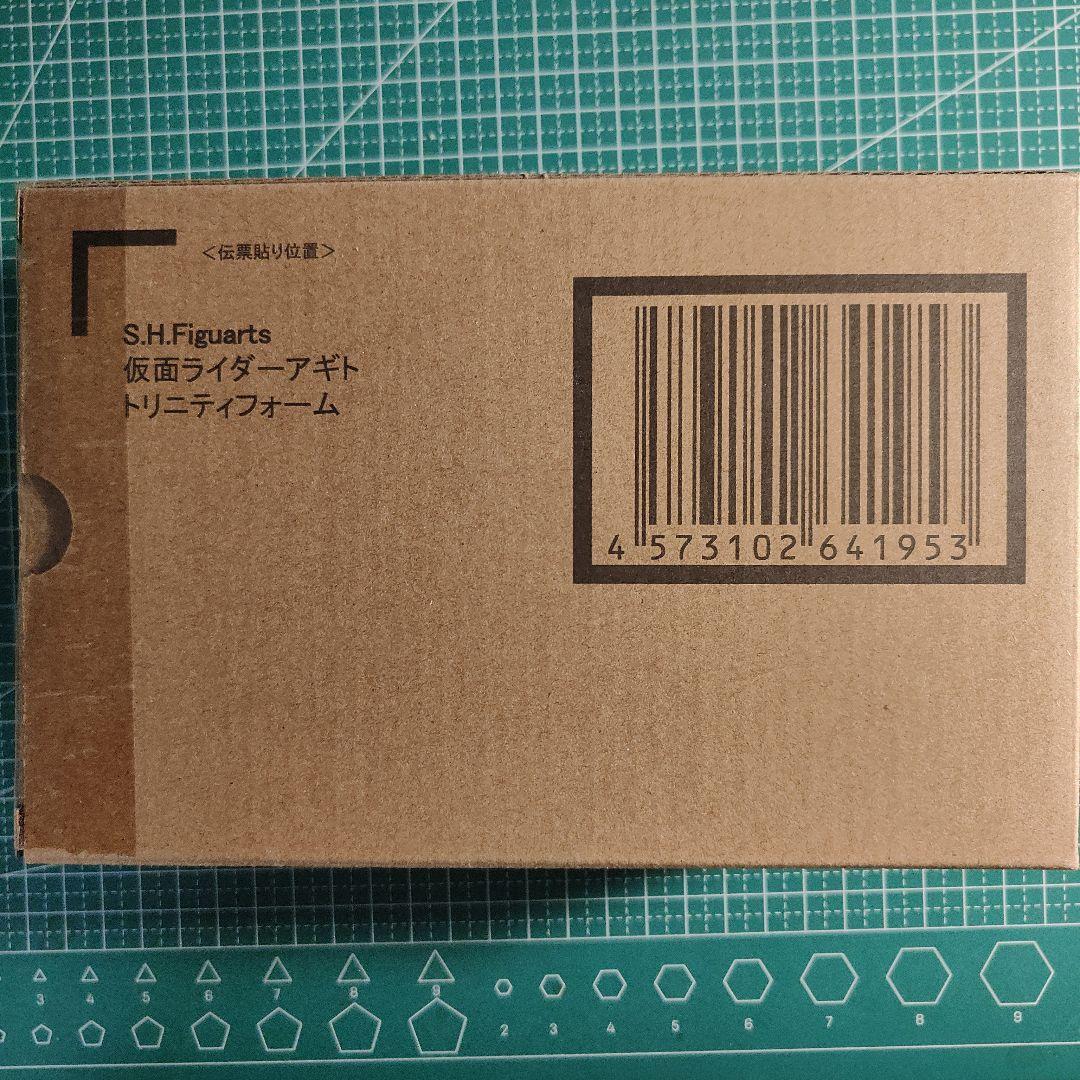 新品 真骨彫 仮面ライダーアギト トリニティーフォーム