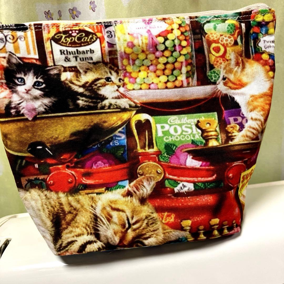 アメリカンなねこちゃんの大きめポーチ　　　☆ハンドメイド品☆