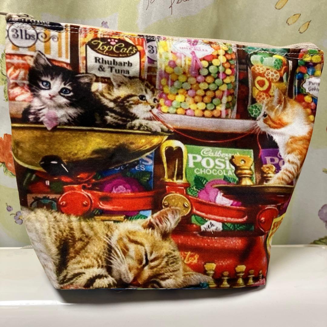 アメリカンなねこちゃんの大きめポーチ　　　☆ハンドメイド品☆