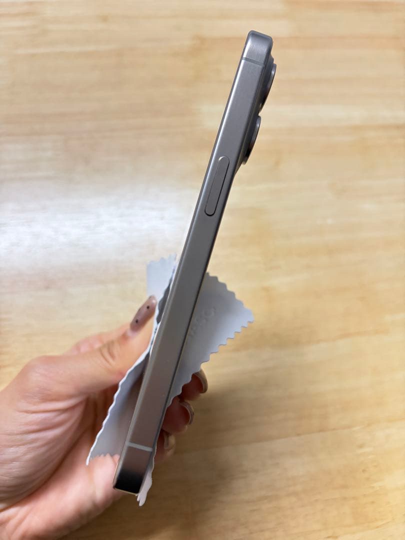 iPhone15pro 256gb ナチュラルチタニウム　おまけ付
