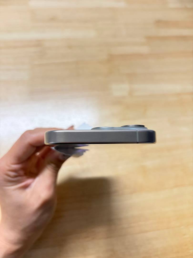 iPhone15pro 256gb ナチュラルチタニウム　おまけ付