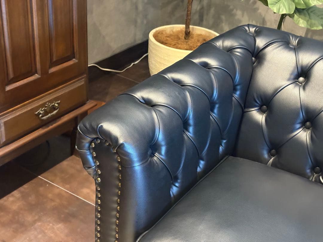 ヴィンセント　ボタンダウン　ソファ　アンティーク　レザー　ブラック IZZ