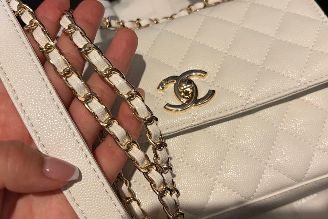 CHANEL ホワイト キルティング ハンドルショルダーバッグ ノベルティー