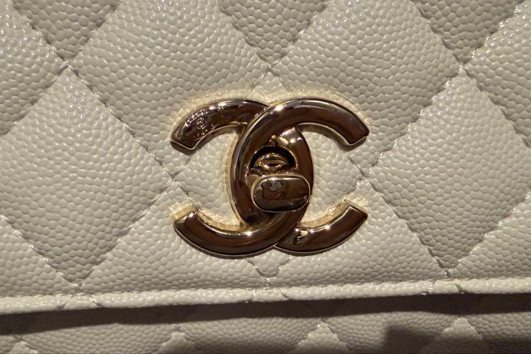 CHANEL ホワイト キルティング ハンドルショルダーバッグ ノベルティー