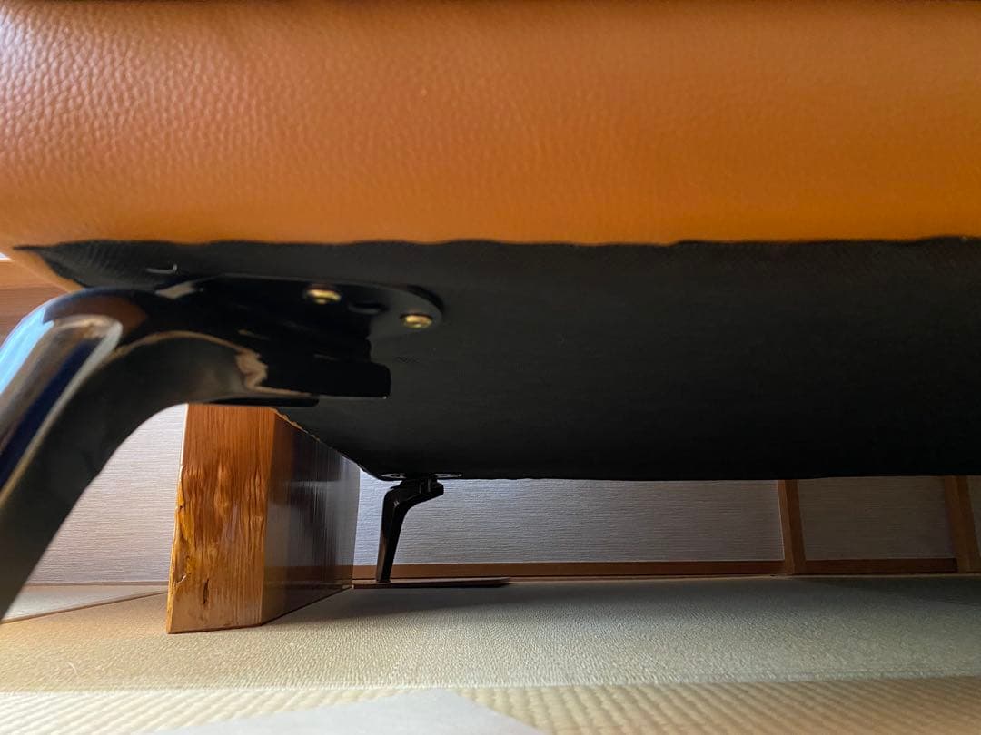 新品並　本革　2人掛けソファ　キャメル色