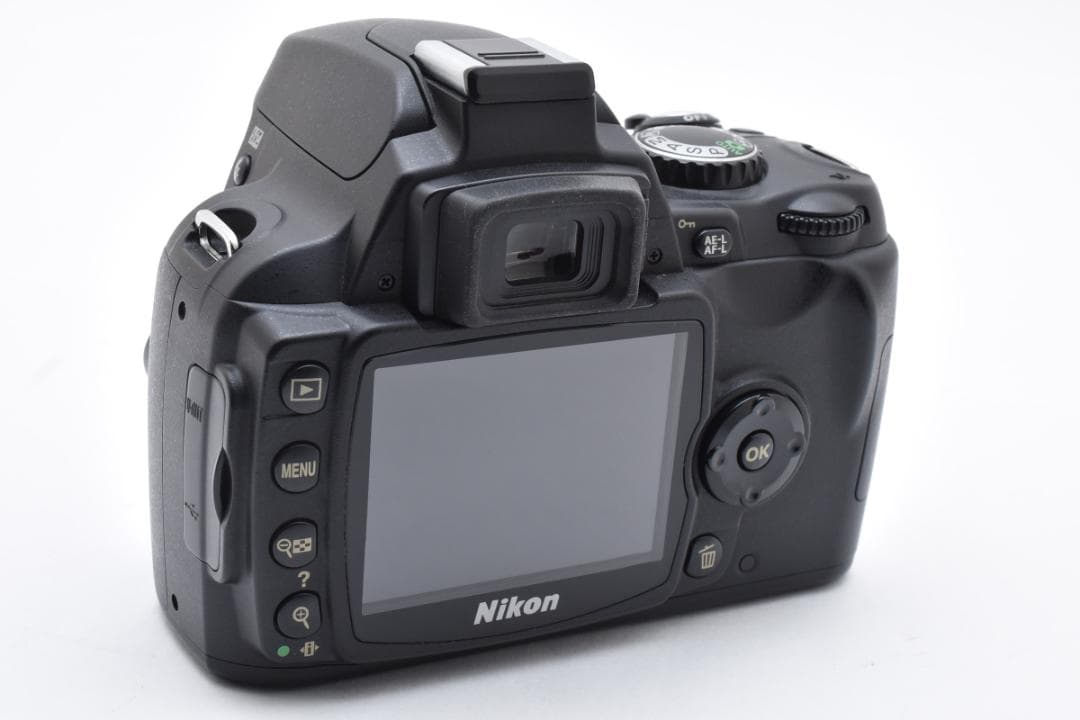 Nikon D40 デジタル一眼レフ ボディ 動作品 ショット数僅少4593回
