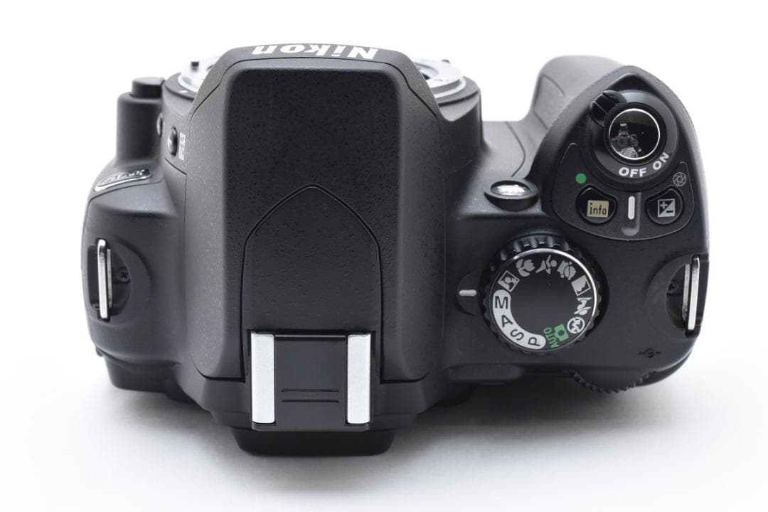 Nikon D40 デジタル一眼レフ ボディ 動作品 ショット数僅少4593回