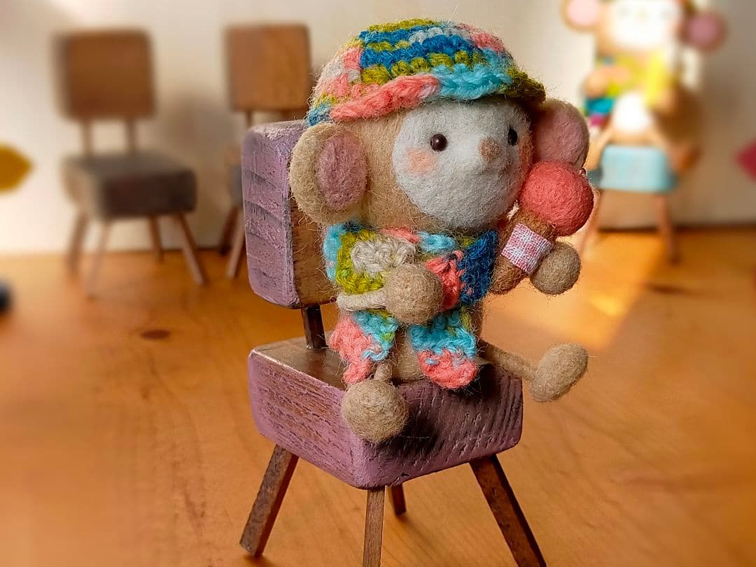 ✿羊毛フェルト✿ちっこいイスとおさるさん✿アイス✿ピンク✿