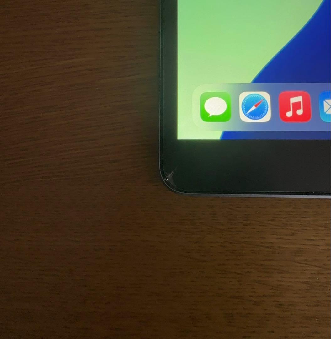 【画面ガラスヒビ有】iPad Air 第3世代　スペースグレイ