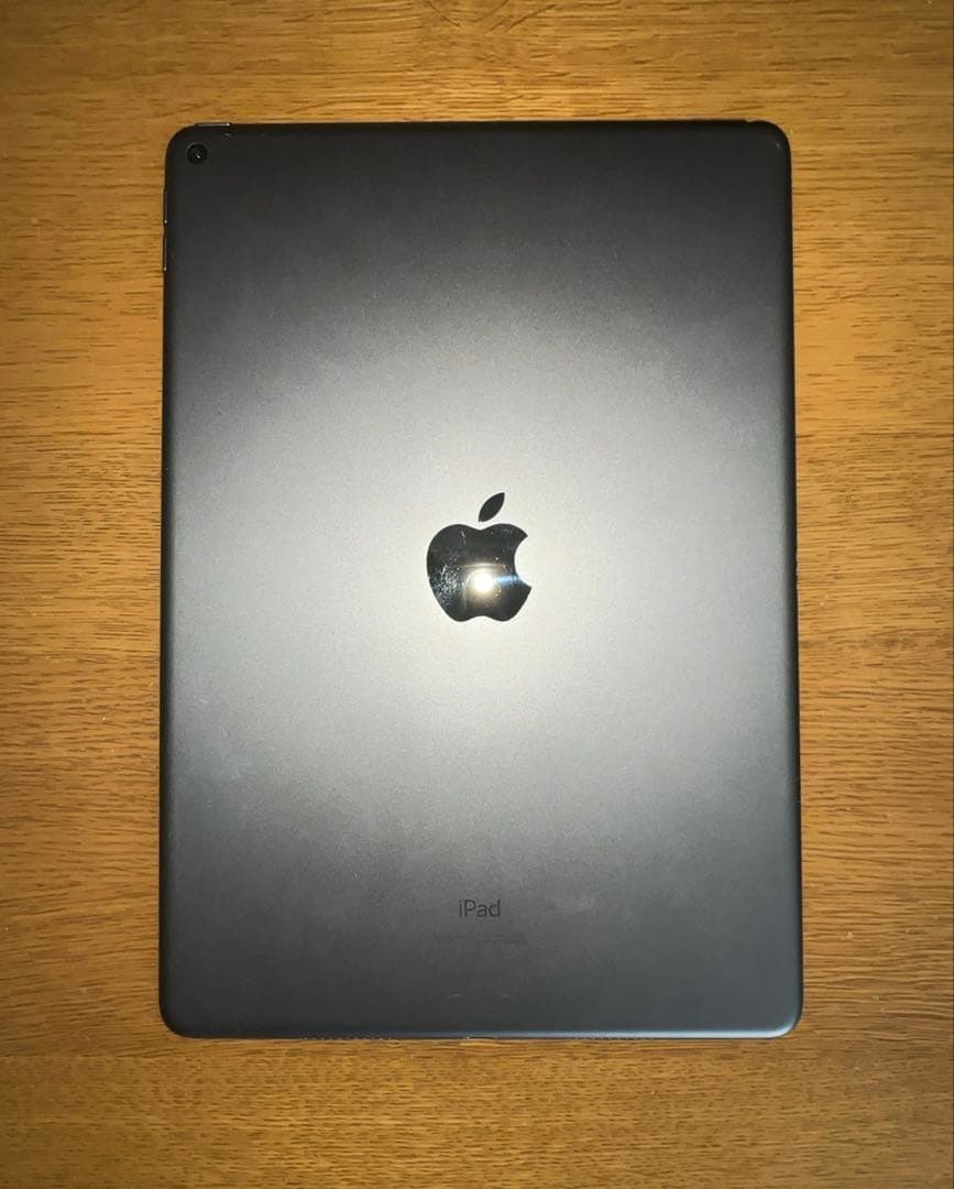 【画面ガラスヒビ有】iPad Air 第3世代　スペースグレイ