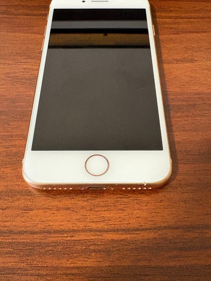 Apple iPhone 8 64GBシルバー本体