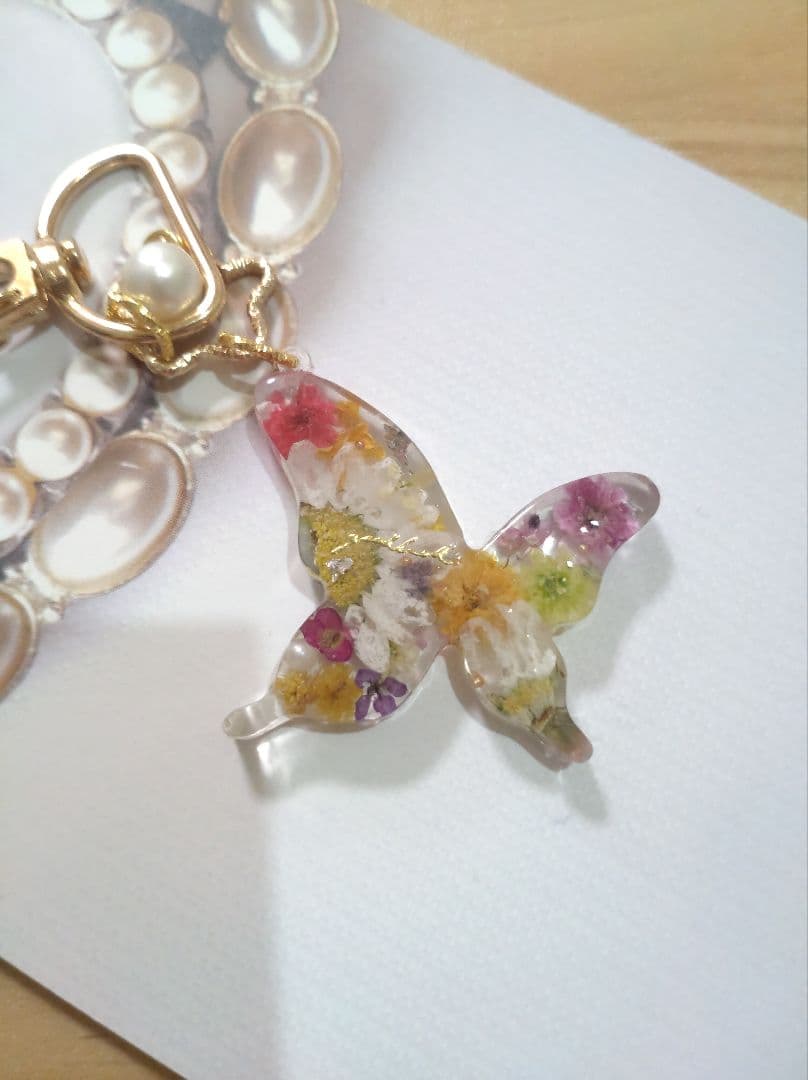 訳有り蝶キーホルダー、チャーム