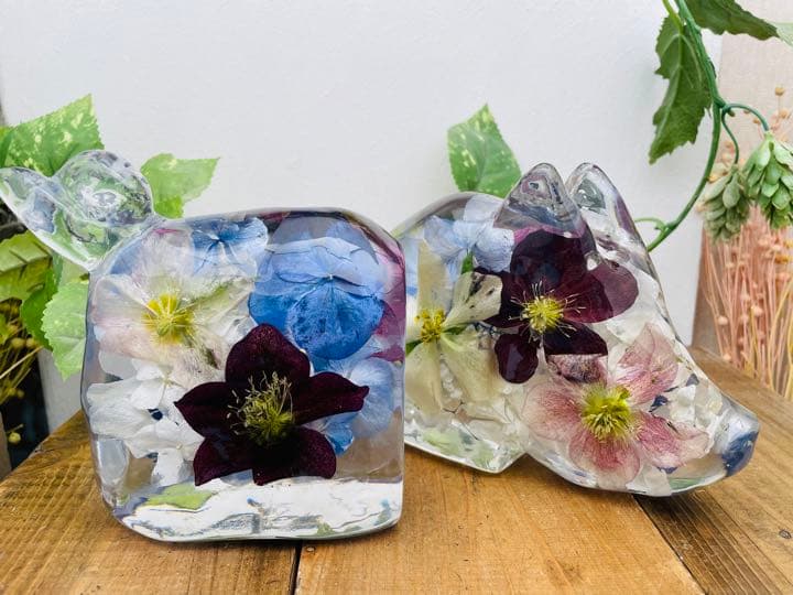 お花のブックスタンド　ブタさん　クリスマスローズ