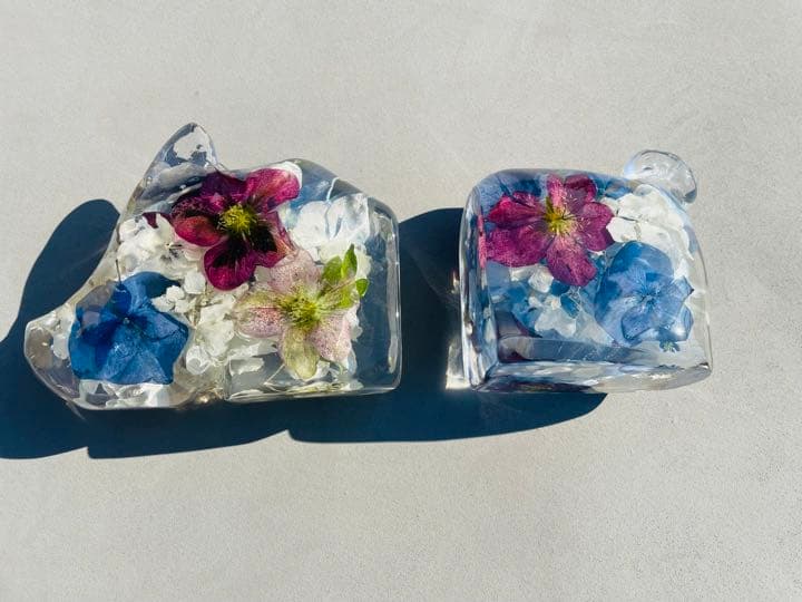 お花のブックスタンド　ブタさん　クリスマスローズ