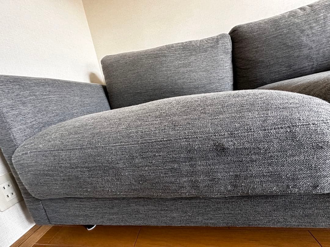 ニトリ　布張り三人掛けソファ