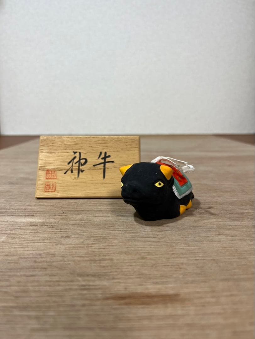 神牛　置物