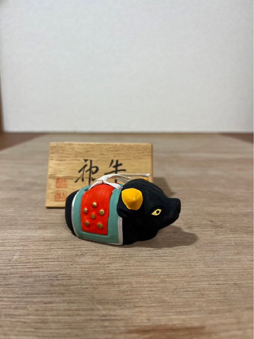 神牛　置物