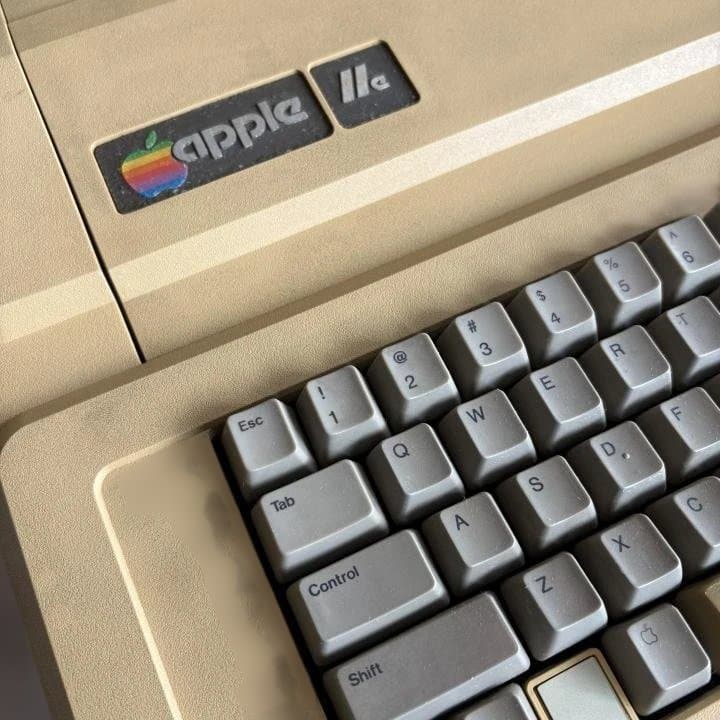 ★本体動作確認★　　AppleIIe アップル２E　 Disk２付属