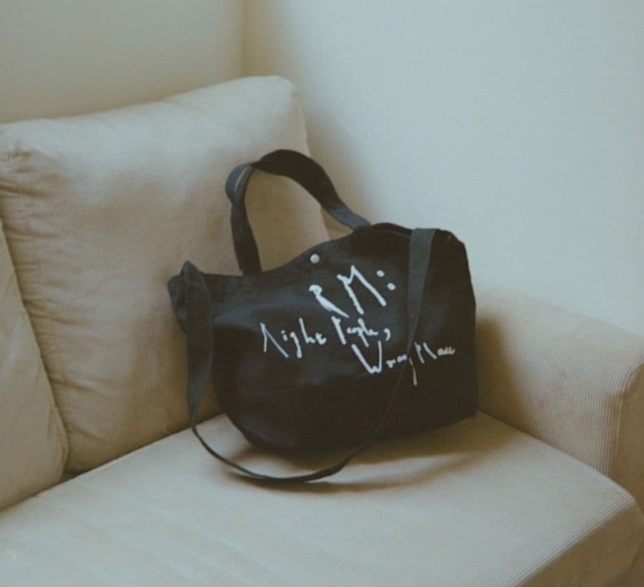 BTS RM Right People Wrong Place クロスバッグ