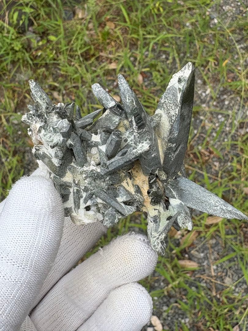 【匿名は発送】ガネッシュヒマール産 クローライト内包水晶