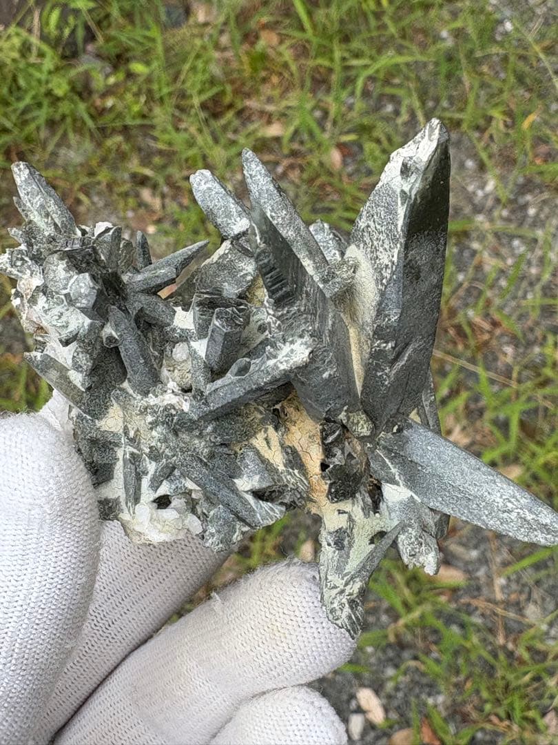 【匿名は発送】ガネッシュヒマール産 クローライト内包水晶