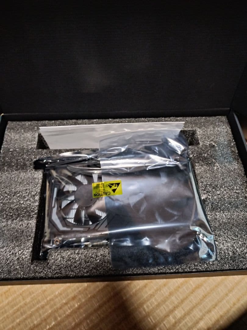 グラフィックボード 玄人志向 GF-GTX1650D6-E4GB/DF3