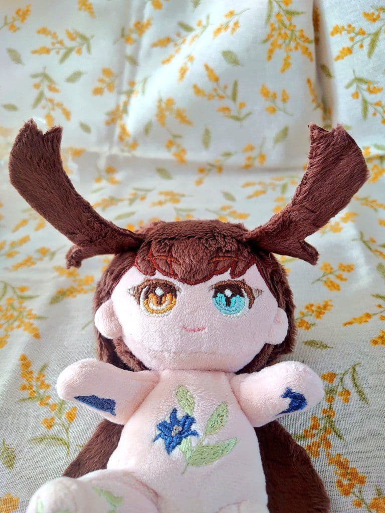 自作ぬい15cm　馬耳×青百合と蔦の刺繍